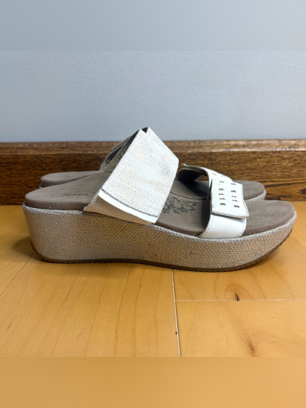 Aetrex White Metallic Wedge Slide Sandals